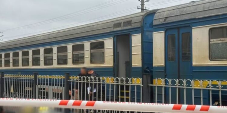 Shpërthim në stacionin e trenit në Ukrainë, katër të vdekur, përfshirë autorin e sulmit