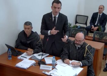 Si shpjegohet ndryshimi i standardeve për Tropojën? Veliaj: Çfarë ndodh nëse lejojnë masën për Ogertën? Florin?