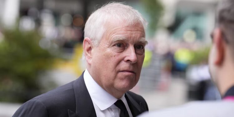 Skandali i Princit Andrew: Historiani zbulon se ai ftoi 40 prostituta në hotelin e tij luksoz.