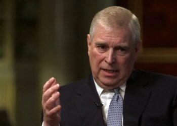 Skandali mbretëror në Britani: Princi Andrew heq dorë nga të gjitha titujt, por vazhdon të jetojë në...