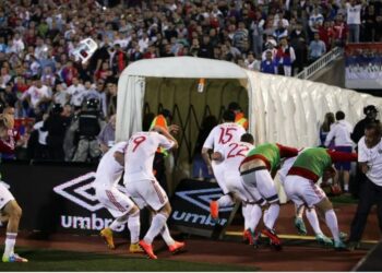 Snajperë, specialistë të dronëve dhe numër i kufizuar biletash: Gazeta zvicerane thekson se ndeshja Serbi-Shqipëri është shumë më tepër sesa thjesht një përballje futbolli.