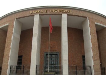 “Tavanet” kufizojnë kreditë për banesa, Banka e Shqipërisë vendos rregulla më të rrepta: Po shfrytëzohen burime të tjera financiare.