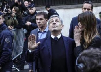 Të burgosurit e mirëpritën me thirrje ekskluzive Sarkozyn, ish-presidentin francez: Nuk po arrestohet një politikan, por një…