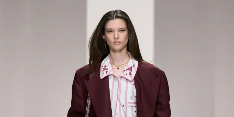 Të dalësh me pizhame? Një trend i ri komod nga pasarelatë për Pranverë/Verë 2026!