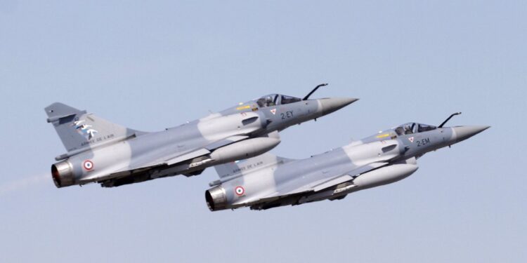 Tensionet në Ukrainë: Franca do të ofrojë raketat Aster dhe avionët Mirage për Kievin