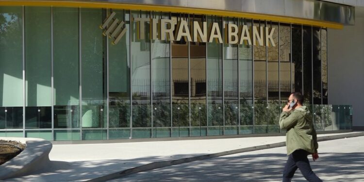 Tirana Bank dhe BERZH bashkëpunojnë, 10 milion euro për të ndihmuar bizneset e vogla dhe financimin e tregtisë.