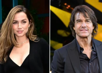 Tom Cruise mendon të bëjë martesë me Ana de Armas në hapësirë?!