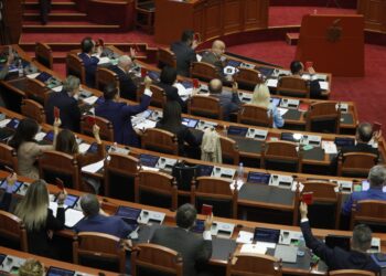 Topalli shpreh shqetësim për klimën, Gjoni: Të mos humbim kohë me debate të panevojshme