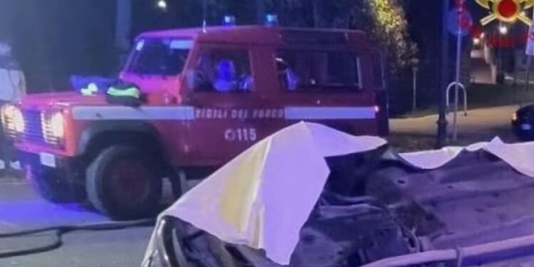 Tragjedia në Itali: Aksidenti i rëndë rrugor merr jetën e tre të rinjve 20-vjeçarë / Detaje të para.