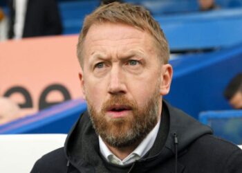 Trajneri i shkarkuar pas humbjes ndaj Kosovës, kombëtarja europiane synon të ndajë stolin me teknikun që nuk kishte sukses me Chelsea-n.