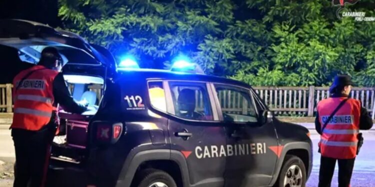 Tre shqiptarë në Itali arrestohen pasi dhunuan brutalisht për të vjedhur një orë të shtrenjtë.