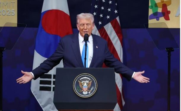 Trump njofton se SHBA-ja do të nisë "menjëherë" provat e armëve bërthamore