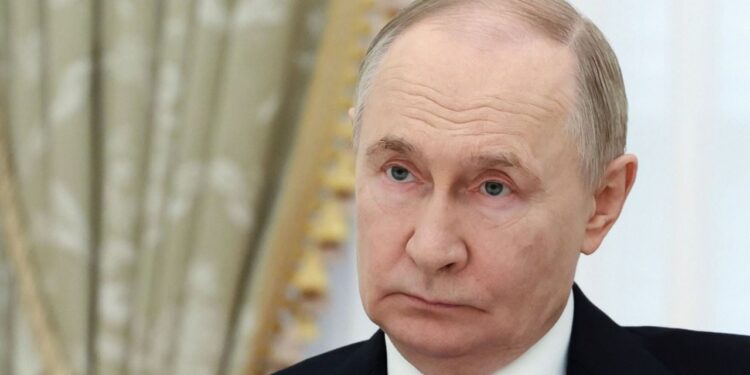 Trump sanksionon kompanitë ruse të naftës, Rusia reagon: Do të dështojnë nëse SHBA-të vazhdojnë me politikën e qeverive të kaluara.