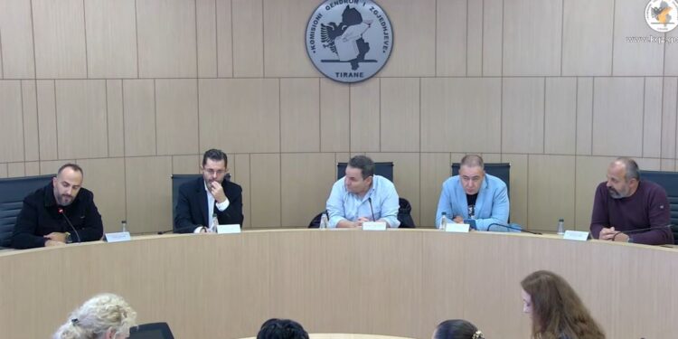 U shpall kandidat i pavarur për bashkinë e Vlorës, KAS përjashton Gjergj Nikën nga gara.