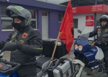 “UÇK” proteston në Tiranë, mija nga Kosova dhe Luginë e Preshevës arrijnë në Shqipëri për të marrë pjesë në ngjarje.