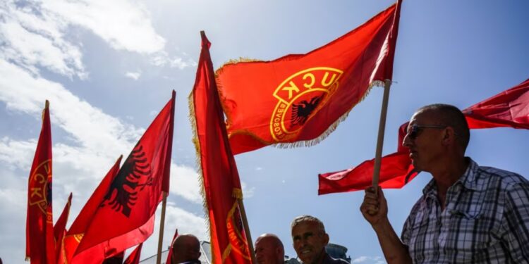 Veteranët e UÇK-së arrijnë të drejtat e tyre ligjore, Gjykata Supreme anulon nenin që kufizonte pensionet e tyre.