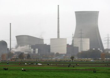 Video/ Ish-centrali bërthamor në Gjermani shembet përmes një shpërthimi të kontrolluar