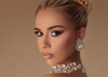 Video/ Shqiptarja që u shpall “Miss Amerika” nderon rrënjët e saja duke interpretuar këngën “Trim mbi trima Gjergj Kastrioti”