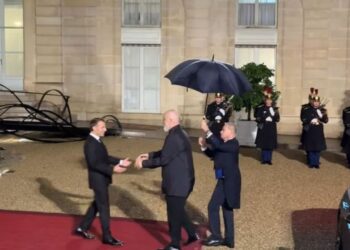 Vizita në Paris, Rama dhe gruaja e tij pranohen për një darkë zyrtare nga presidenti Macron.