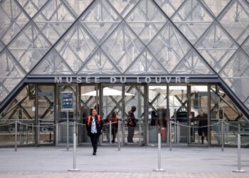 Vjedhja në Muzeun e Luvrit: ADN-ja e ndihmoi në zbardhjen e hetimeve dhe identifikimin e autorëve të krimit.
