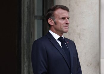 Vjedhja në Muzeun e Luvrit: Macron reagon, premton se bizhuteritë do të rikuperohen dhe autorët do të ndëshkohen.