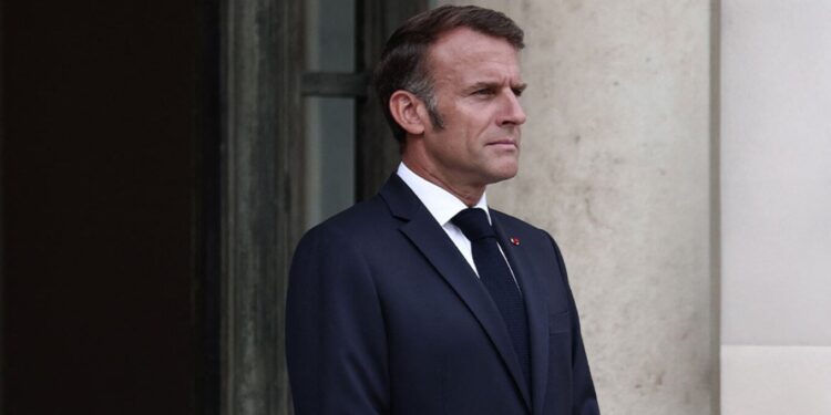 Vjedhja në Muzeun e Luvrit: Macron reagon, premton se bizhuteritë do të rikuperohen dhe autorët do të ndëshkohen.