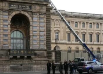 Vjedhje e jashtëzakonshme në Muzeun e Luvrit, aktori i njohur nga Hollywood-i shprehet: Kam krenari për këta djem