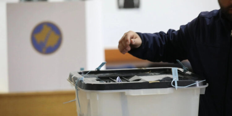 Votimi jashtë Kosovës: Në balotazh mund të marrin pjesë vetëm ata që janë regjistruar në raundin e parë.