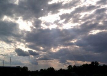 Vranësira dhe shi, parashikimi i motit për këtë të martë.