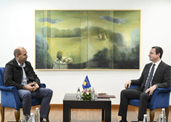 Vukmiroviq emërohet ministër i Komuniteteve dhe Kthimit, zëvendëson Rashiqin.