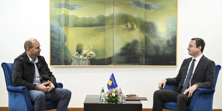 Vukmiroviq emërohet ministër i Komuniteteve dhe Kthimit, zëvendëson Rashiqin.