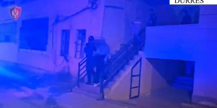 Zbulohet rrjeti i prostitucionit në Durrës/ Arrestohet organizatori dhe dy gra nga Kolumbia që traffikoheshin në Shqipëri.