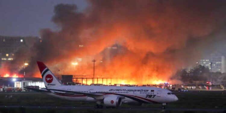 Zjarr në aeroportin e Daka-s, disa persona të lënduar, fluturimet e gjitha anulohen