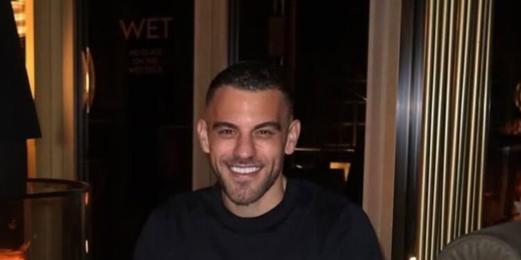 "Zoti më dhuroni një djalë...": Erik Fullani ndan propozimin dhe planet për dasmë.