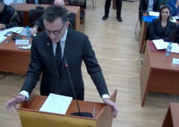 “Zoti më fal bashkëpunëtorët e mi”, Veliaj shprehet në Kushtetuese: E shkarkova për mungesë në punë, nuk ka fyerje më të rëndë se kjo.