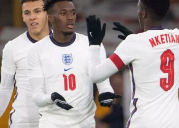 ‘Tradhtuan’ vendin e tyre për ‘Tre Luanët’, sulmuesit anglez kërkojnë të rikthehen në ekipin kombëtar afrikan pas kualifikimit për Botëror.