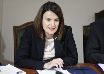 “1 mijë aksidente me monopatina që nga fillimi i vitit” / Ministrja Koçiu: Ndërprerje e përkohshme, ligji i ri për…