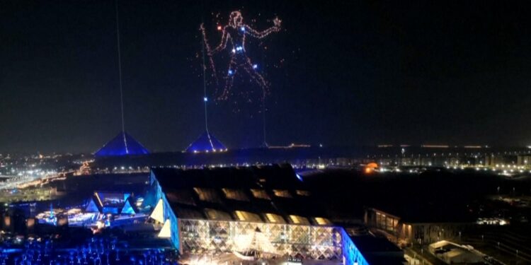 100,000 objekte, 6,000 vjet histori dhe 8 milion vizitorë: Muzeu më i madh arkeologjik në botë hap dyert pranë Piramidave të Egjiptit.