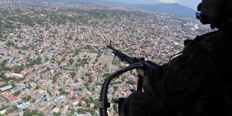 19 rebelë humbin jetën në Kolumbi pas sulmeve ajrore ndaj disidentëve të FARC-it në Amazonë