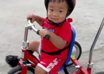 3-vjeçari impresionon mjekët pas terapistë së parë gjenetike në botë për sindromën fatale