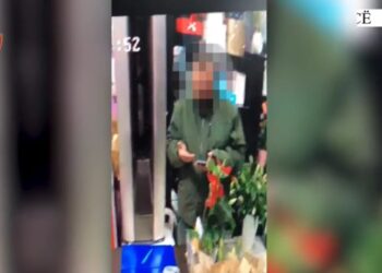 48-vjeçari i shpallur në kërkim kapet në një banesë të braktisur, duke mashtruar njerëzit për para dhe duke vjedhur në një restorant.