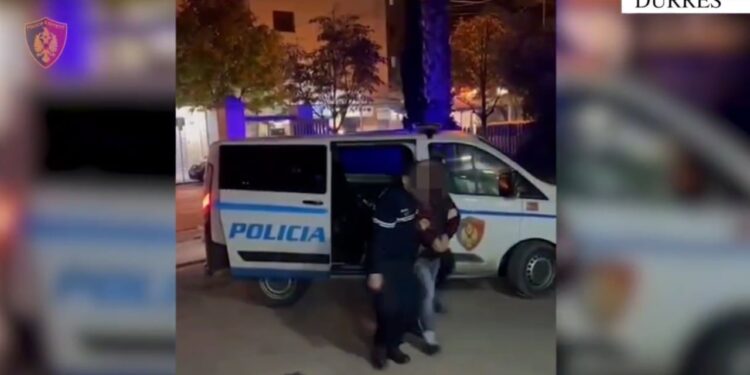 53-vjeçari arrestohet në Durrës, pasi qarkullonte i armatosur në qytet.