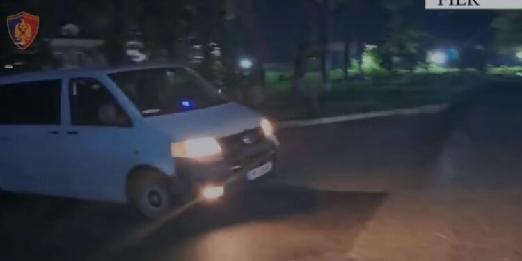 57-vjeçari me precedent të dënuar për vrasje kapet në flagrancë në Fier teksa lëvizte i armatosur