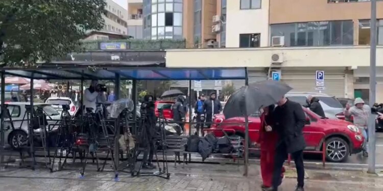 Abuzimi me tenderët e ‘Llogarasë’ dhe ‘Unazës së Madhe’/ Zv.kryeministrja Balluku rikthehet në GJKKO për një seancë që zgjat rreth dy orë