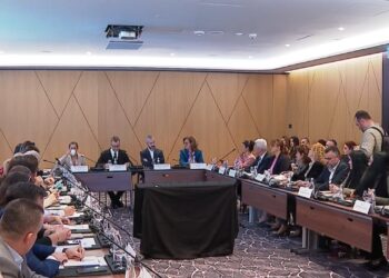 Ambasadori i Bashkimit Europian, Silvio Gonzato, sugjeron depolitizimin e administratës zgjedhore për partitë politike