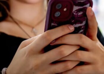 Anketa e NSPCC mbi shantazhin e fëmijëve në internet: 1 në 10 prindër në Mbretërinë e Bashkuar raportojnë kërcënime online