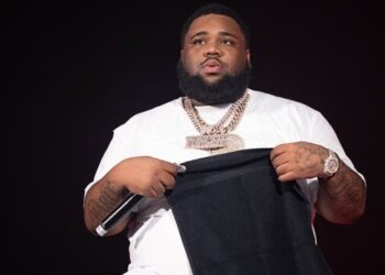 Arrestimi i reperit të njohur ndodh në ditën e tij të parë të nominimit për Grammy, pas suksesi me ligjin.