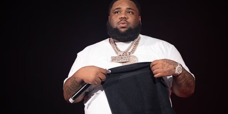 Arrestimi i reperit të njohur ndodh në ditën e tij të parë të nominimit për Grammy, pas suksesi me ligjin.