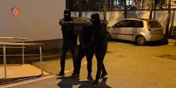 Arrestohet 36-vjeçari nga Maqedonia e Veriut, i dënuar për falsifikim monedhash dhe në kërkim për vjedhje