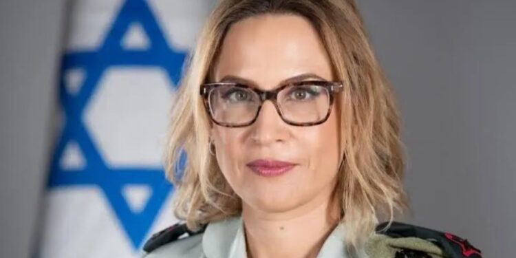 Avokatja e ushtrisë izraelite jep dorëheqjen pas publikimit të videove që tregojnë abuzimin seksual të një grupi të burgosësh palestinezë.